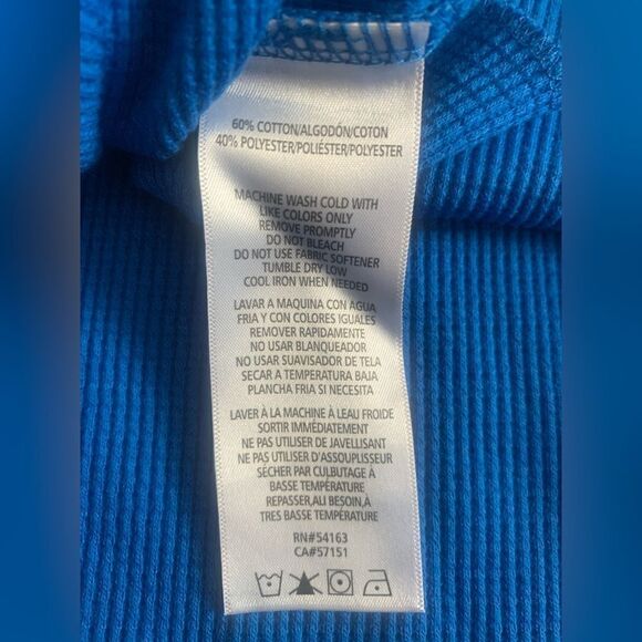 Calvin Klein long sleeve crop top - Picture 3 of 3